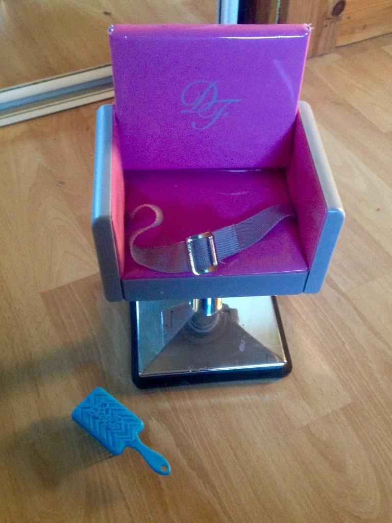 design a friend salon chair